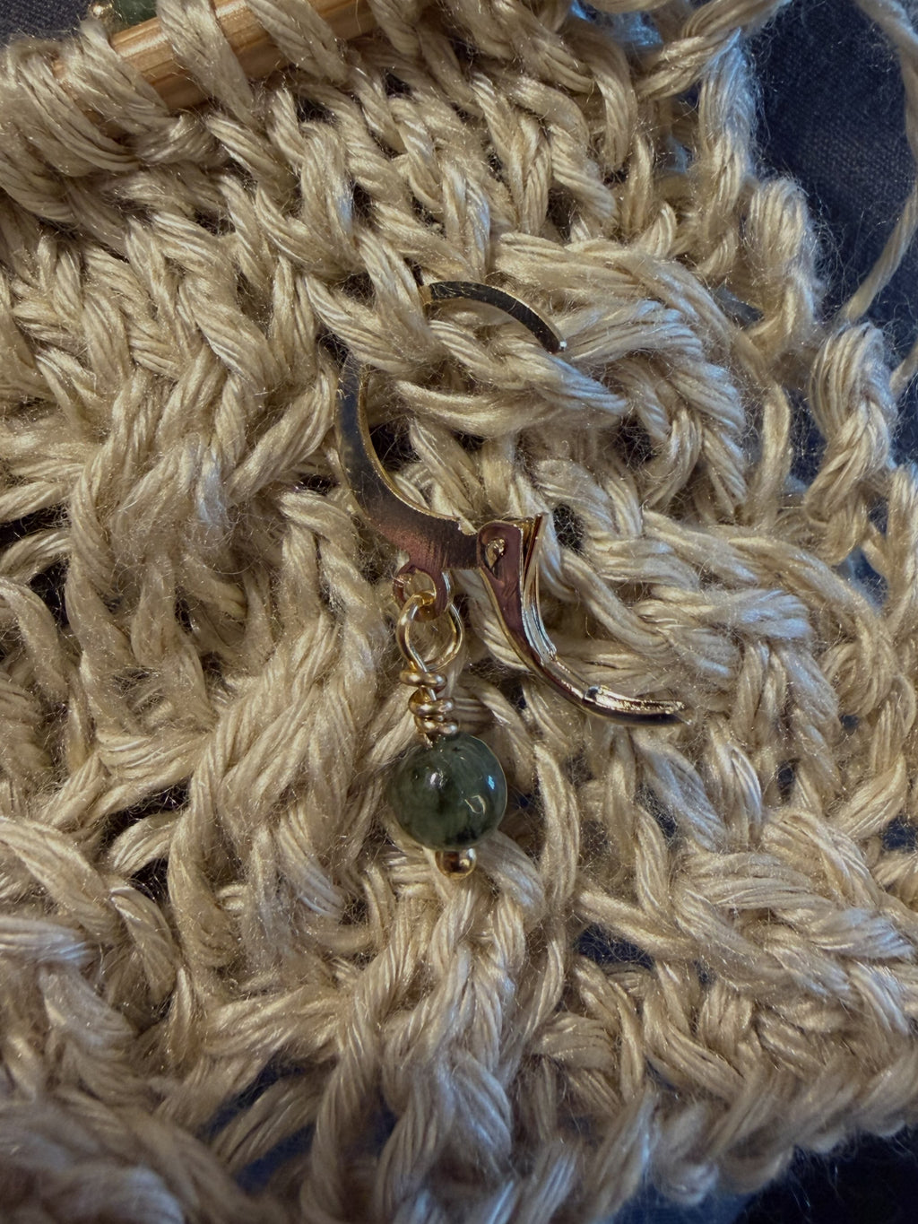Maskemarkør - Åbenlukkelig markør - Aventurin “rød” 2sten 2x4mm for