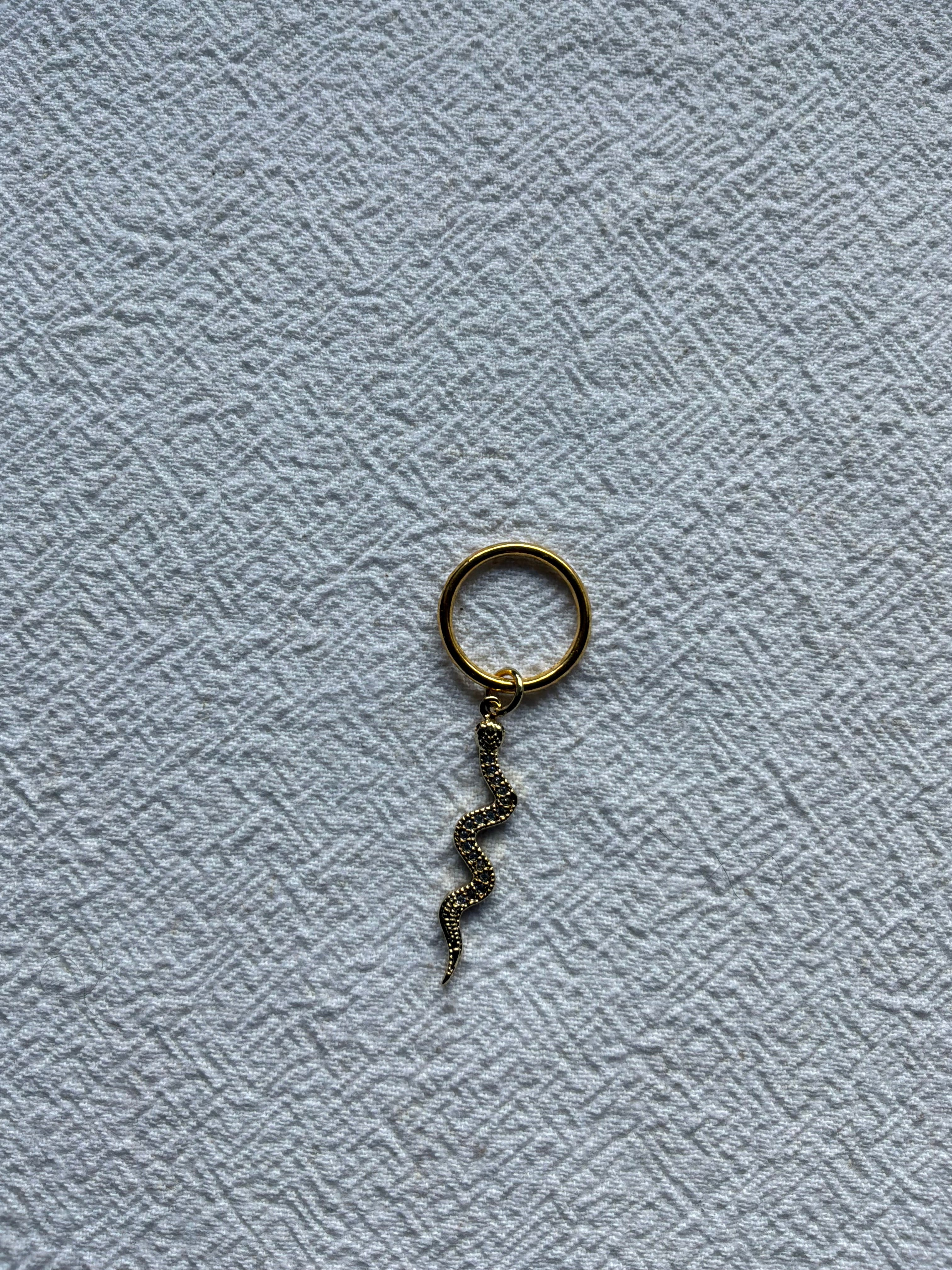 Maskemarkør enkelt Slange med zirkonia sten 29x6mm. Vælg Op til 7mm, 10mm, eller åbenlukkelig