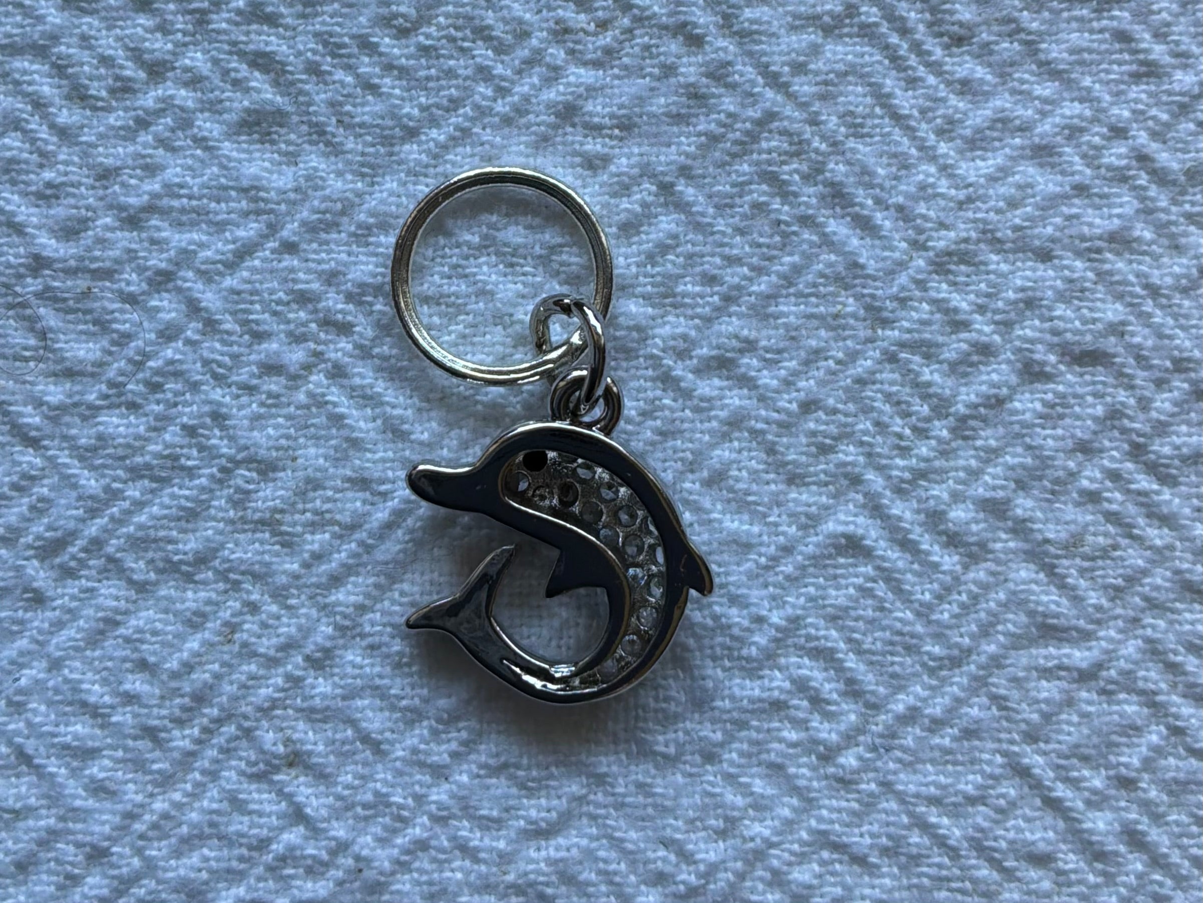 Maskemarkør Delfin med zirkonia sten forsølvet 14x14mm. Vælg Op til 7mm, 10mm, eller åbenlukkelig