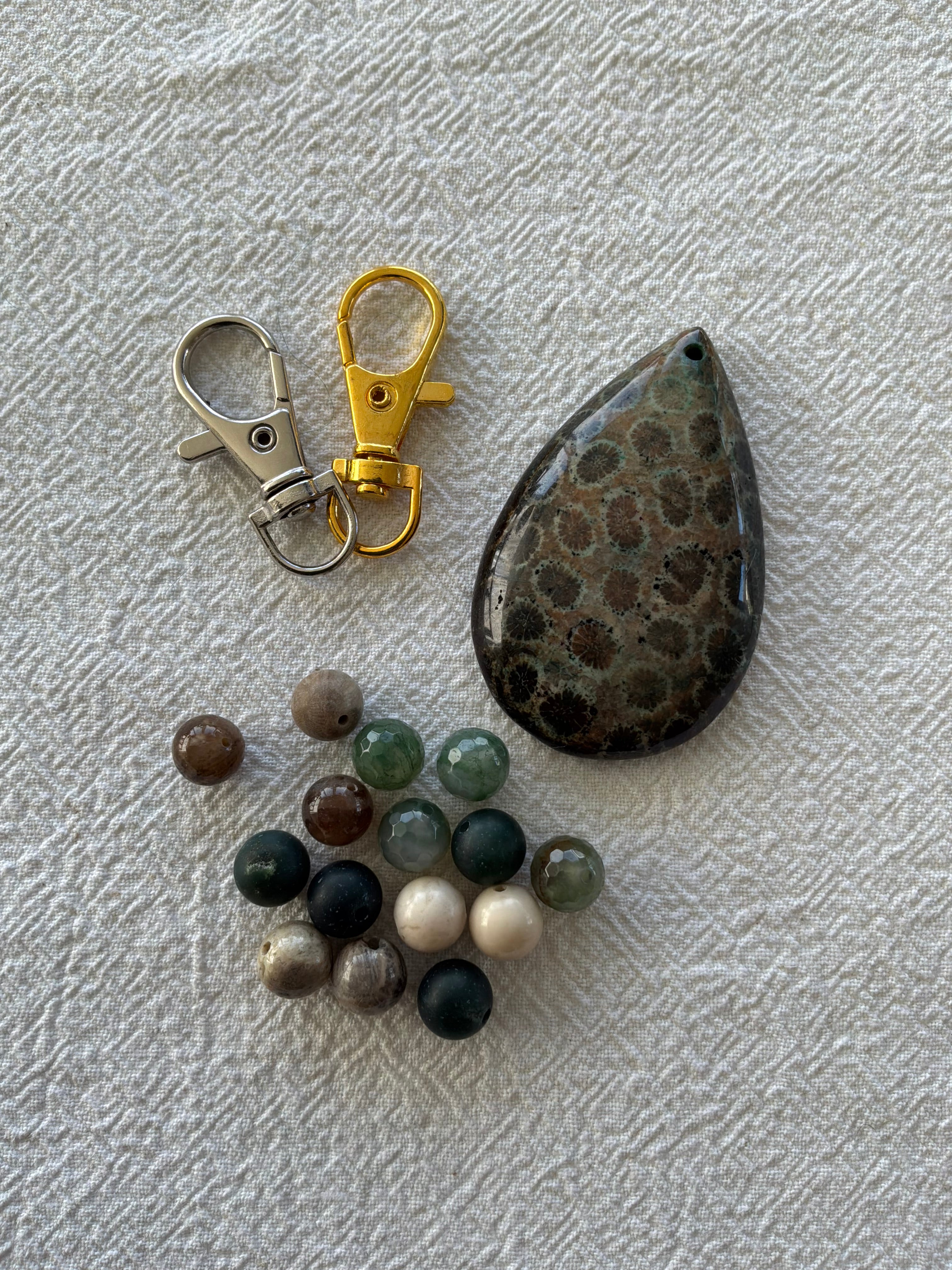 Maskemarkør sæt Chrysantemum Coral Fossil  Unika forgyldt eller forsølvet. Du bestemmer hvilke størrelse ringe