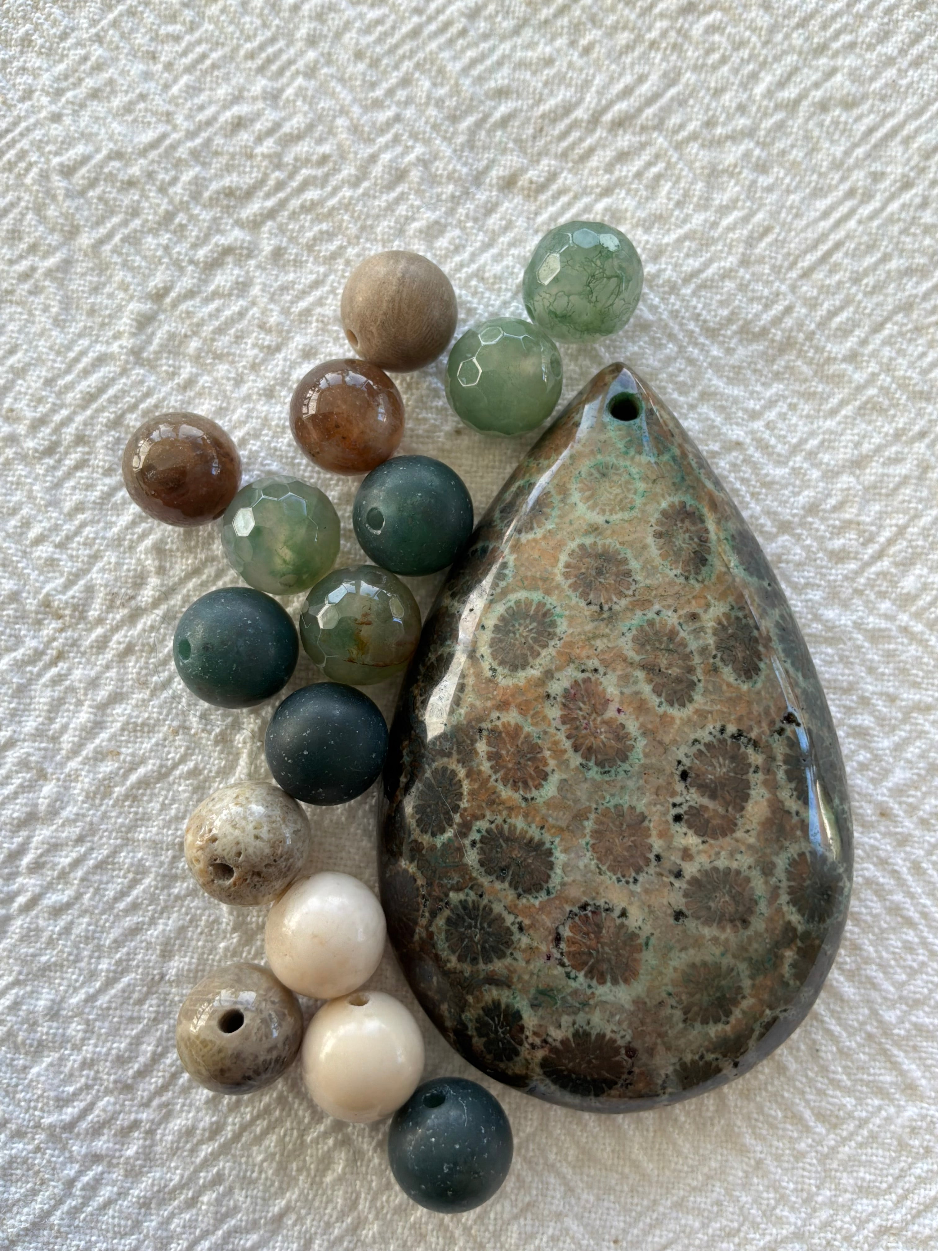 Maskemarkør sæt Chrysantemum Coral Fossil  Unika forgyldt eller forsølvet. Du bestemmer hvilke størrelse ringe