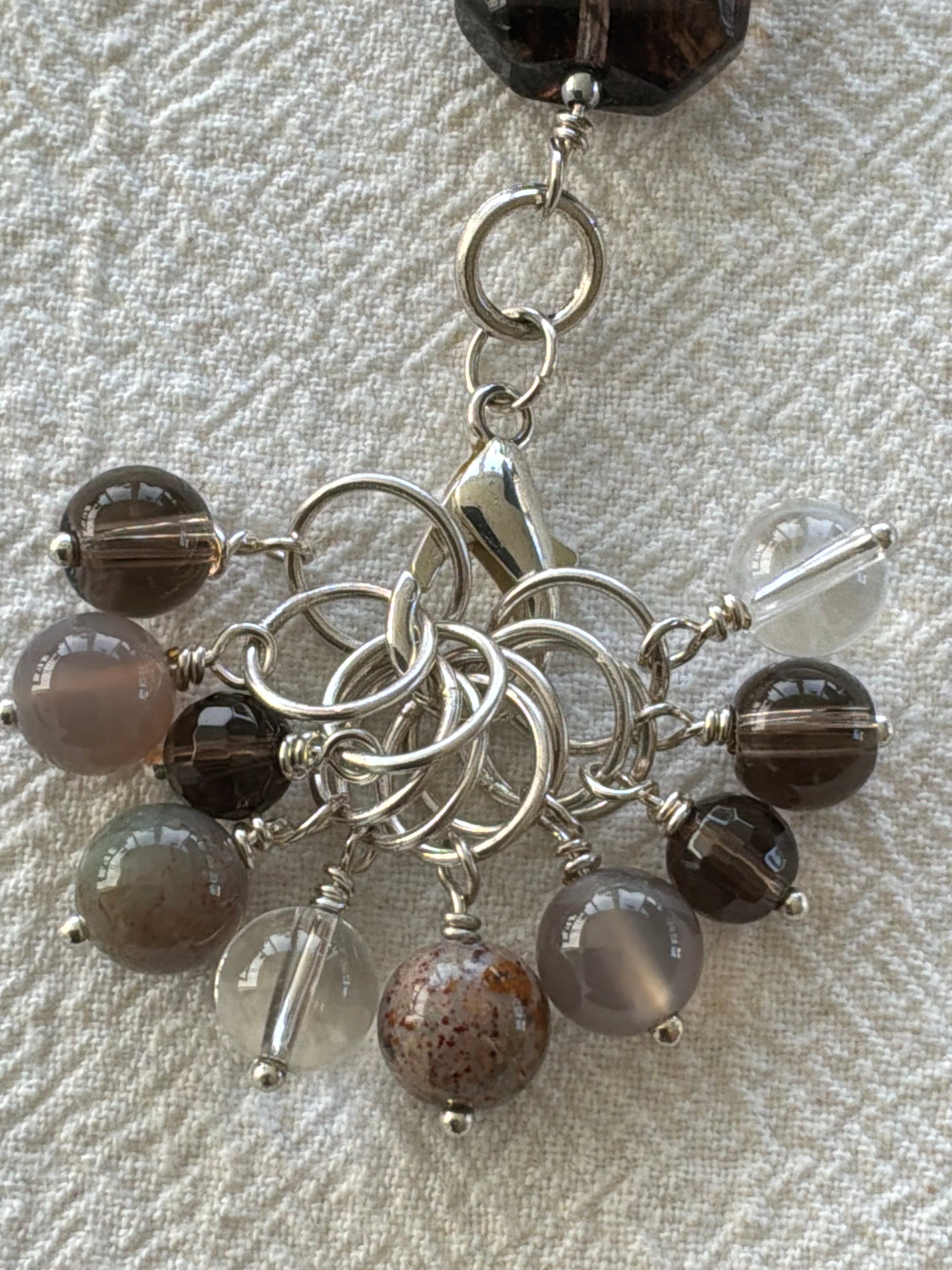 Maskemarkør sæt Røgkvarts, Bjergkrystal og Agat forsølvet. Op til 7 mm pinde