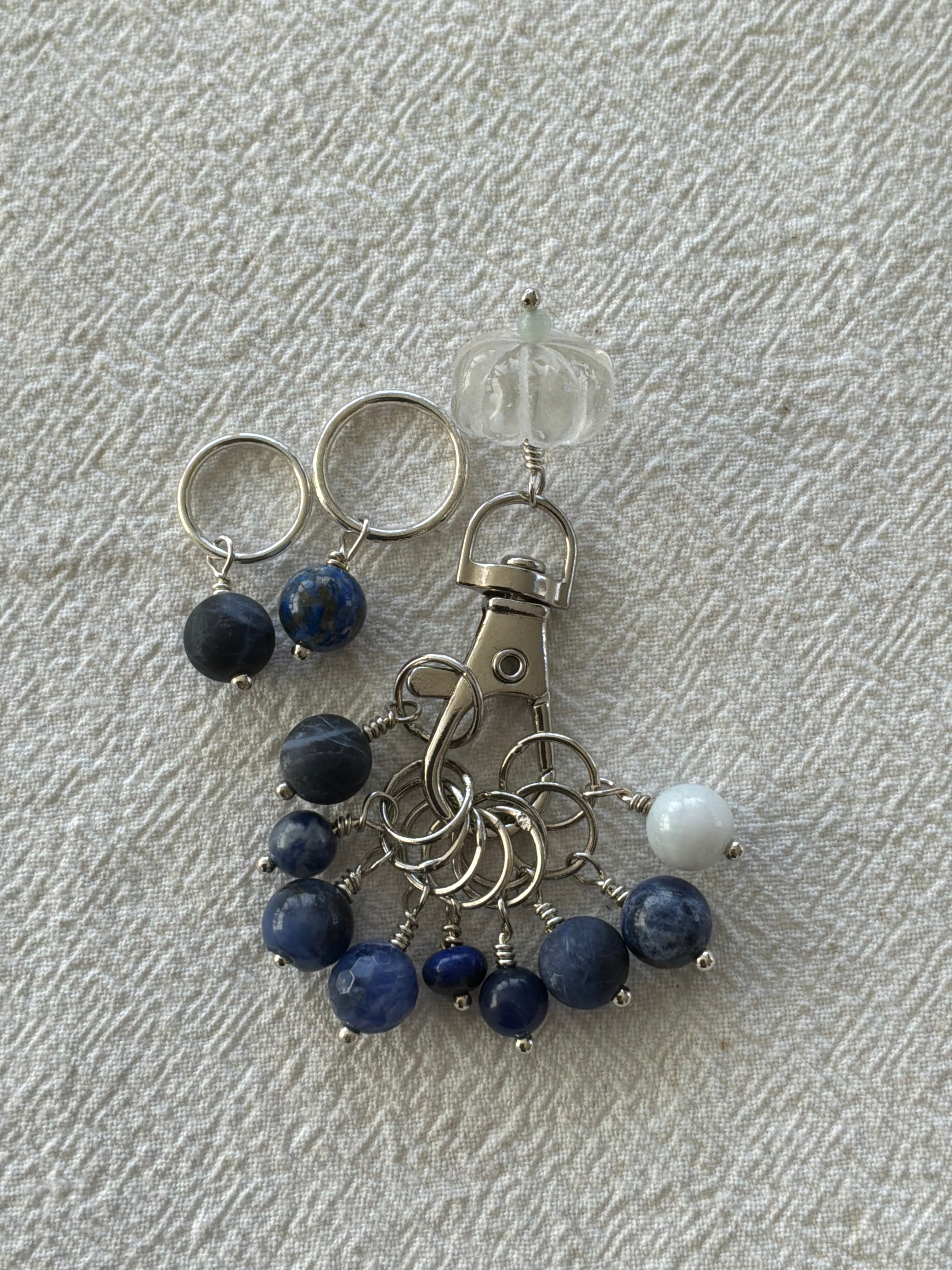 Maskemarkør sæt Sodalit, Akvamrin og Bjergkrystal forsølvet. Op til 9x 7mm pinde og 1 x10mm og 1x12mm