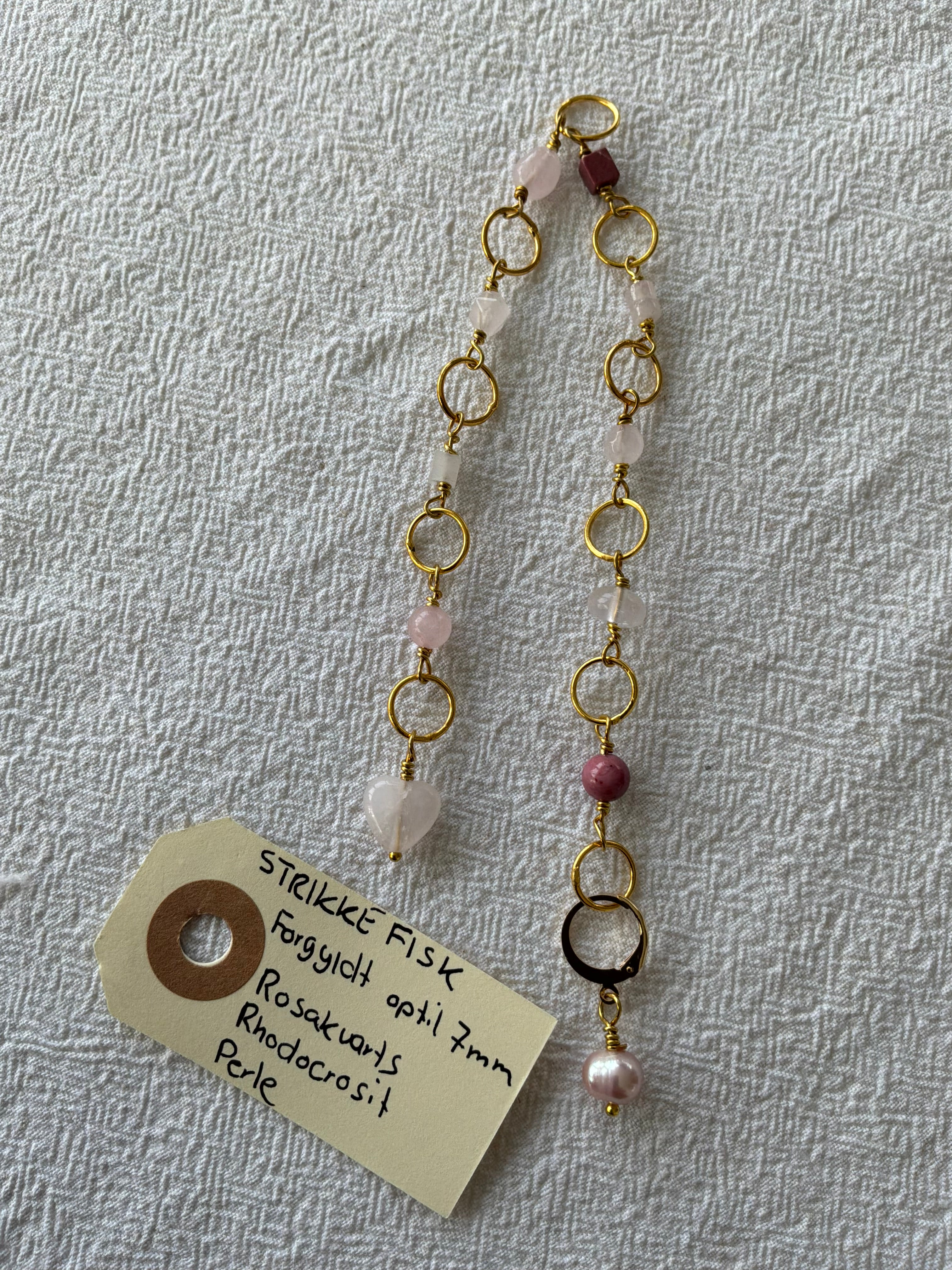 Strikkefisk forgyldt 10 ringe passer på op til 7 mm. Rosakvarts, Rhodocrosit og perle