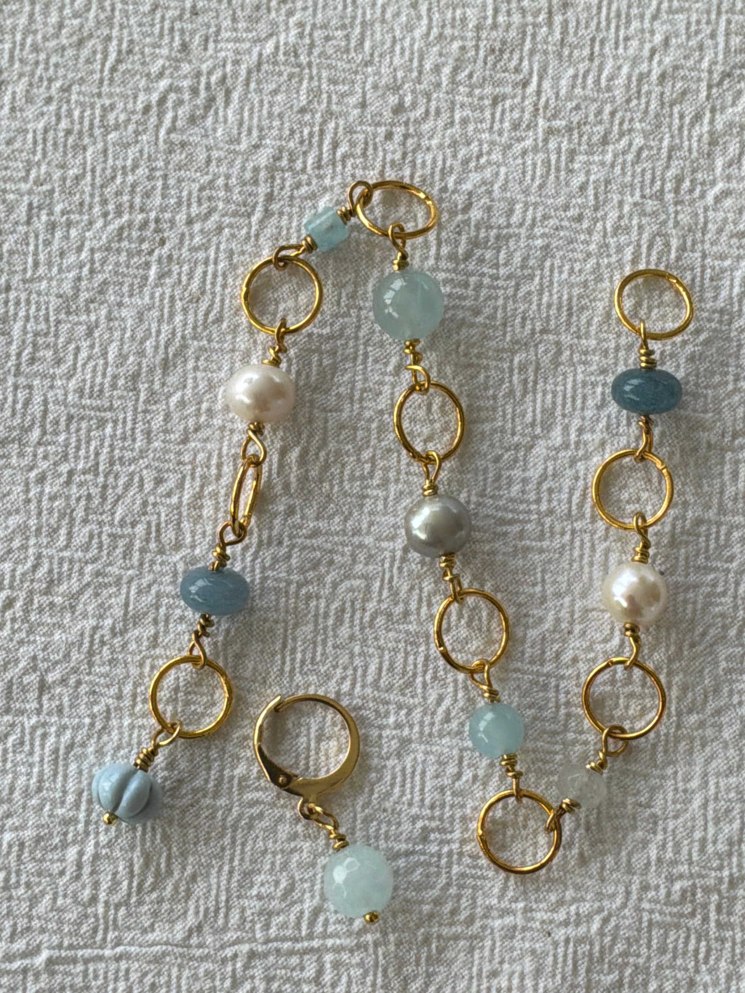 Strikkefisk forgyldt 10 ringe passer på op til 7 mm. Akvamarin, Perle og Blue Oregon Opal (Kopi)