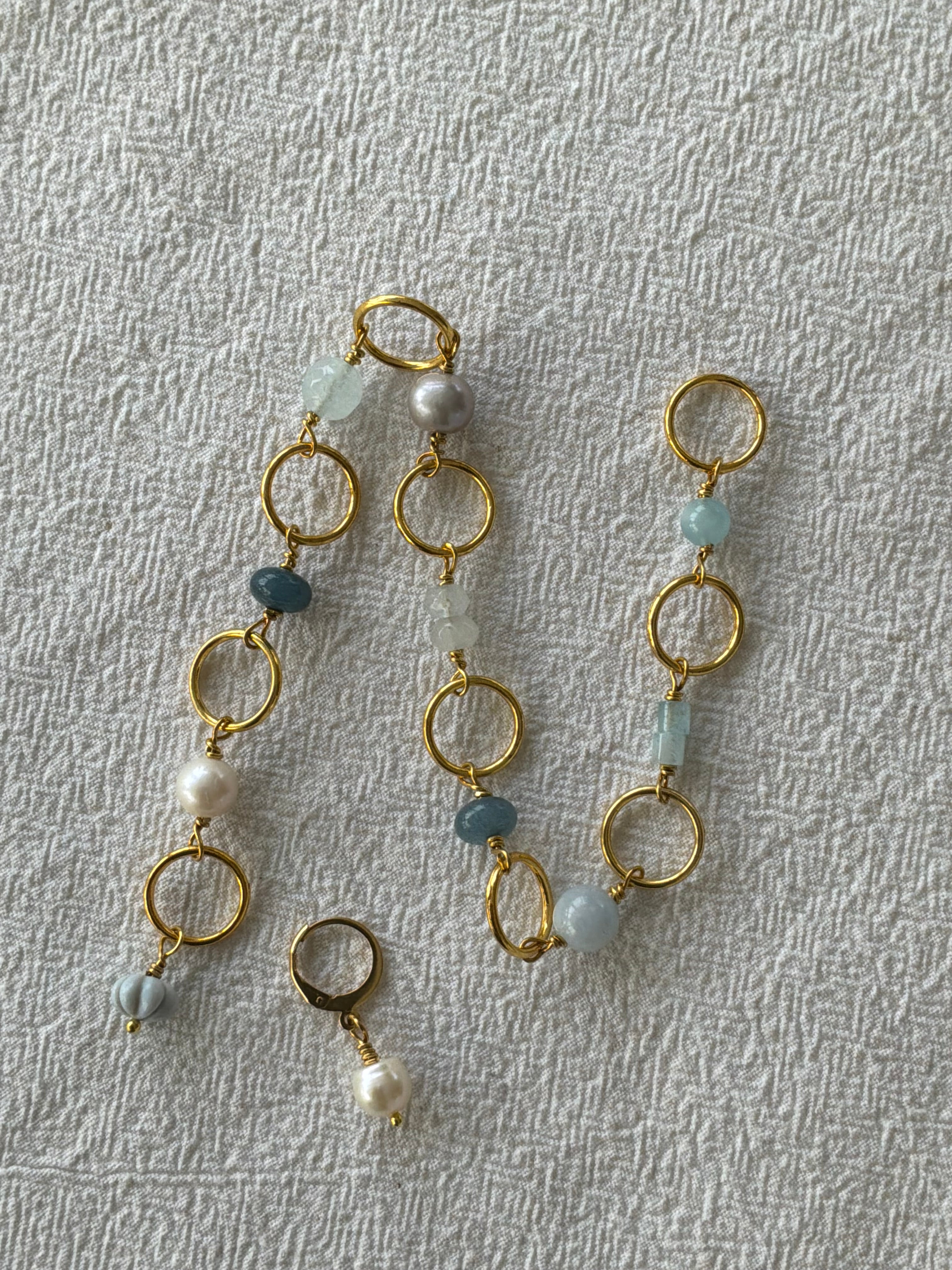 Strikkefisk forgyldt 10 ringe passer på op 10 mm. Akvamarin, Perle og Blue Oregon Opal