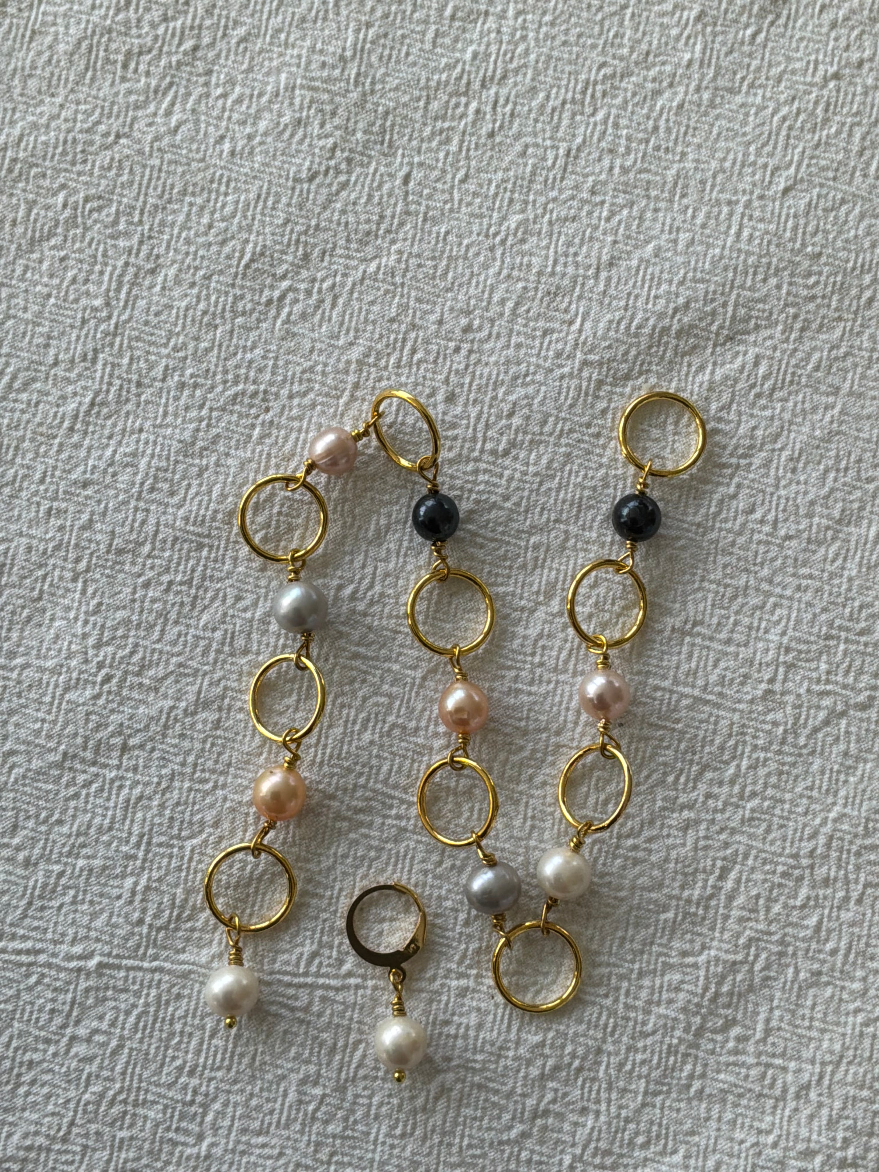 Strikkefisk forgyldt 10 ringe passer på op 10 mm. Perle i mix farver