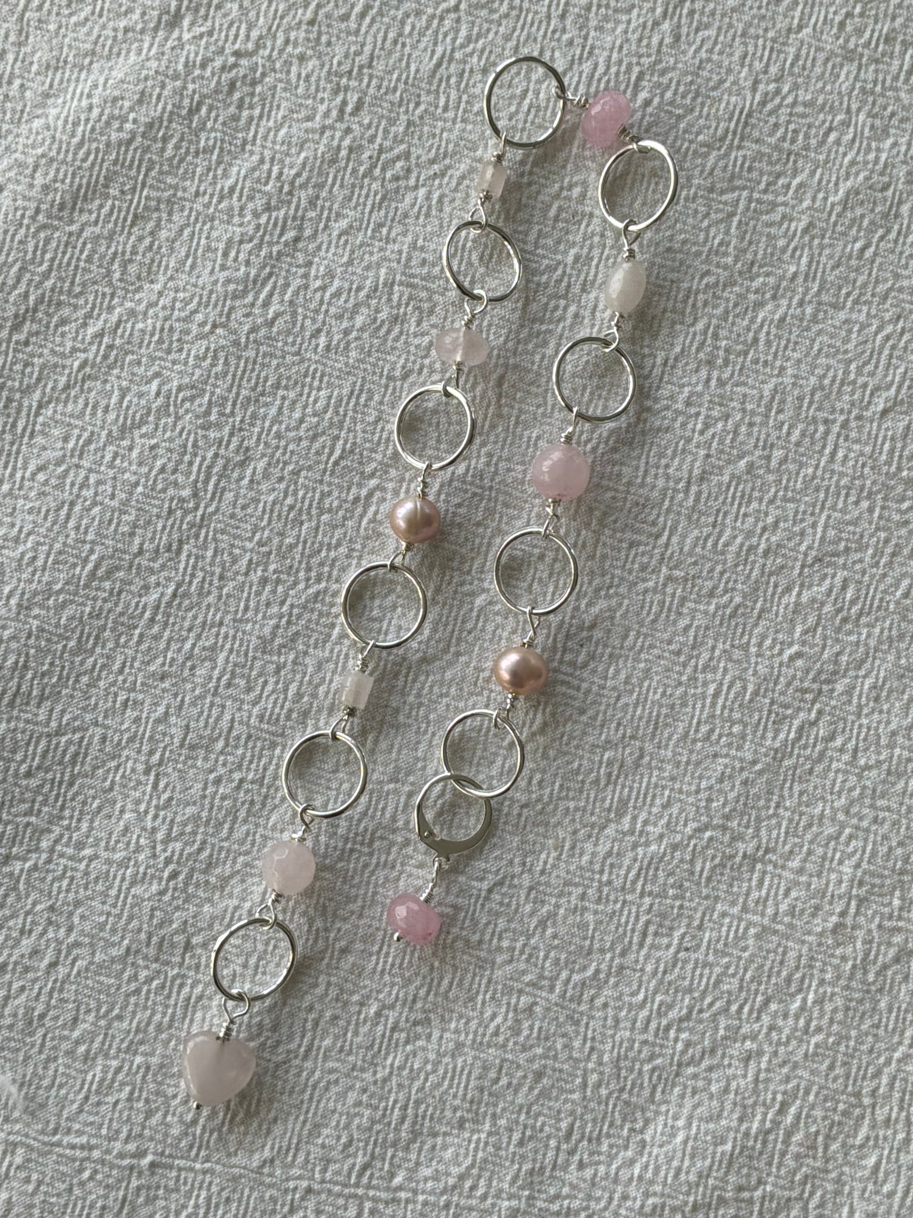 Strikkefisk forsølvet 10 ringe passer på op til 10mm. Rosakvarts og Perler