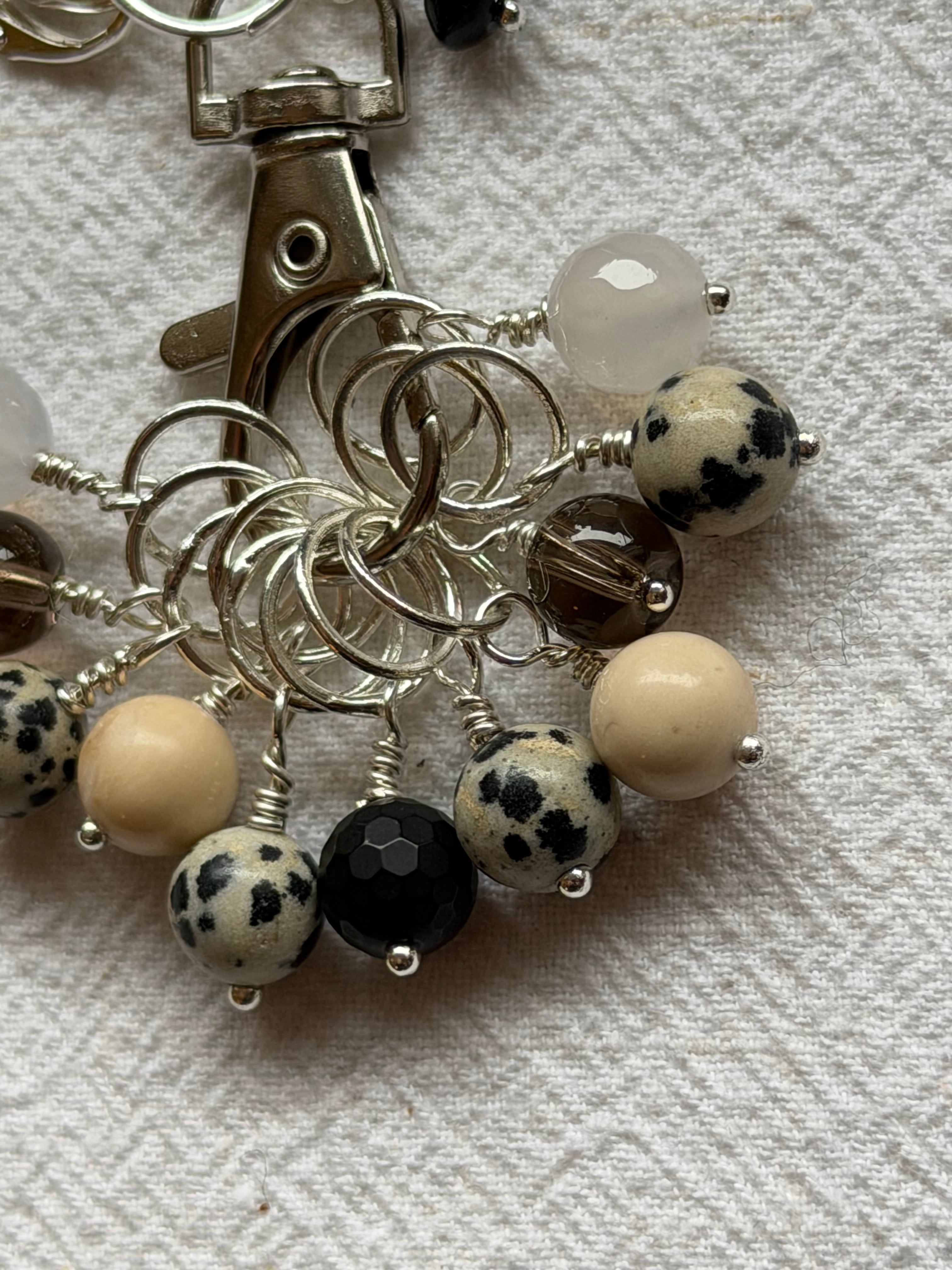 Maskemarkør sæt Dalmatiner Jasper, Røg kvarts, Agat og Fossil, forsølvet - Stor - 7mm og åbenlukkelige markører