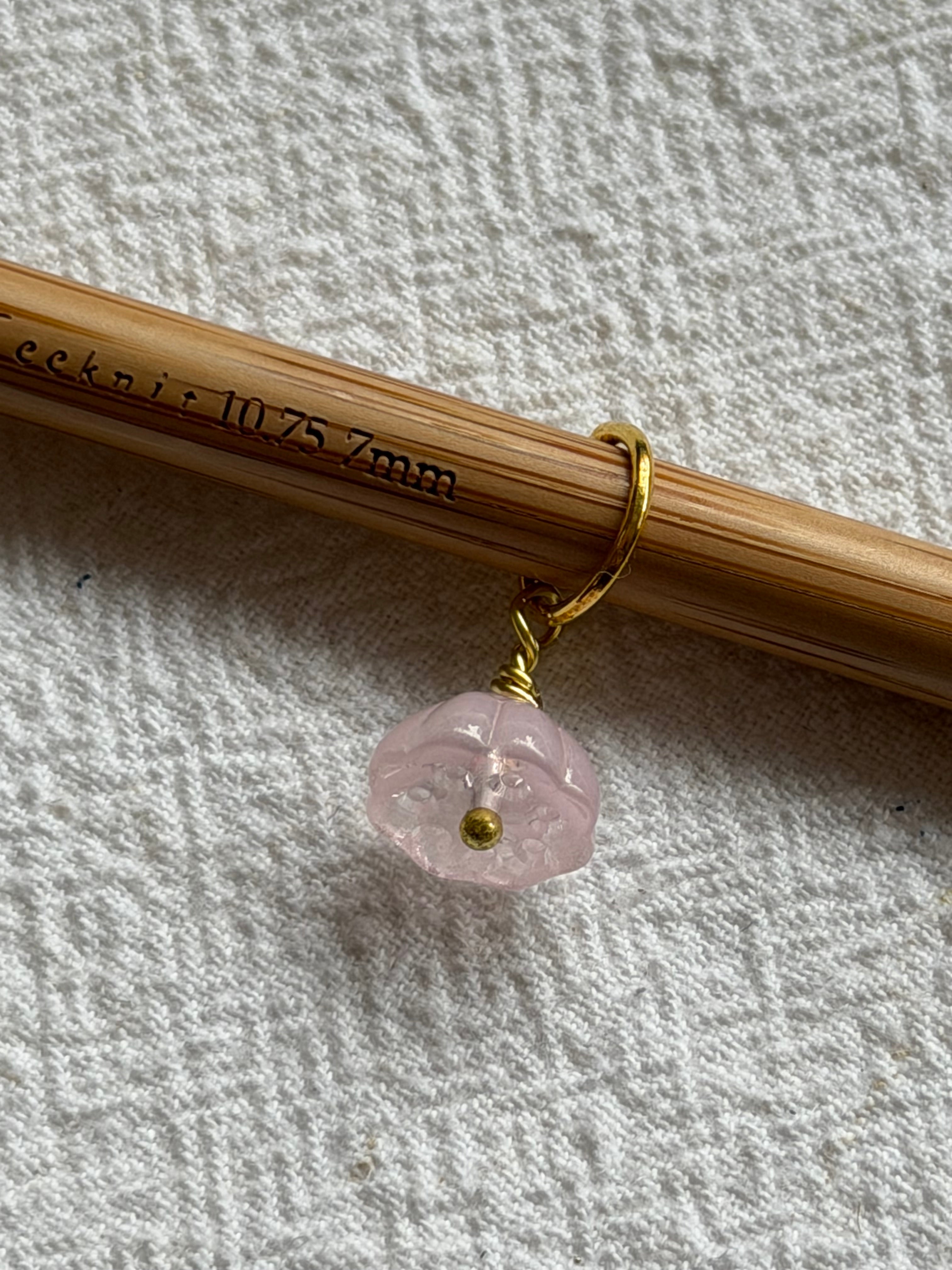 Maskemarkør Lotus Rosakvarts forgyldt eller forsølvet - Se beskrivelsen