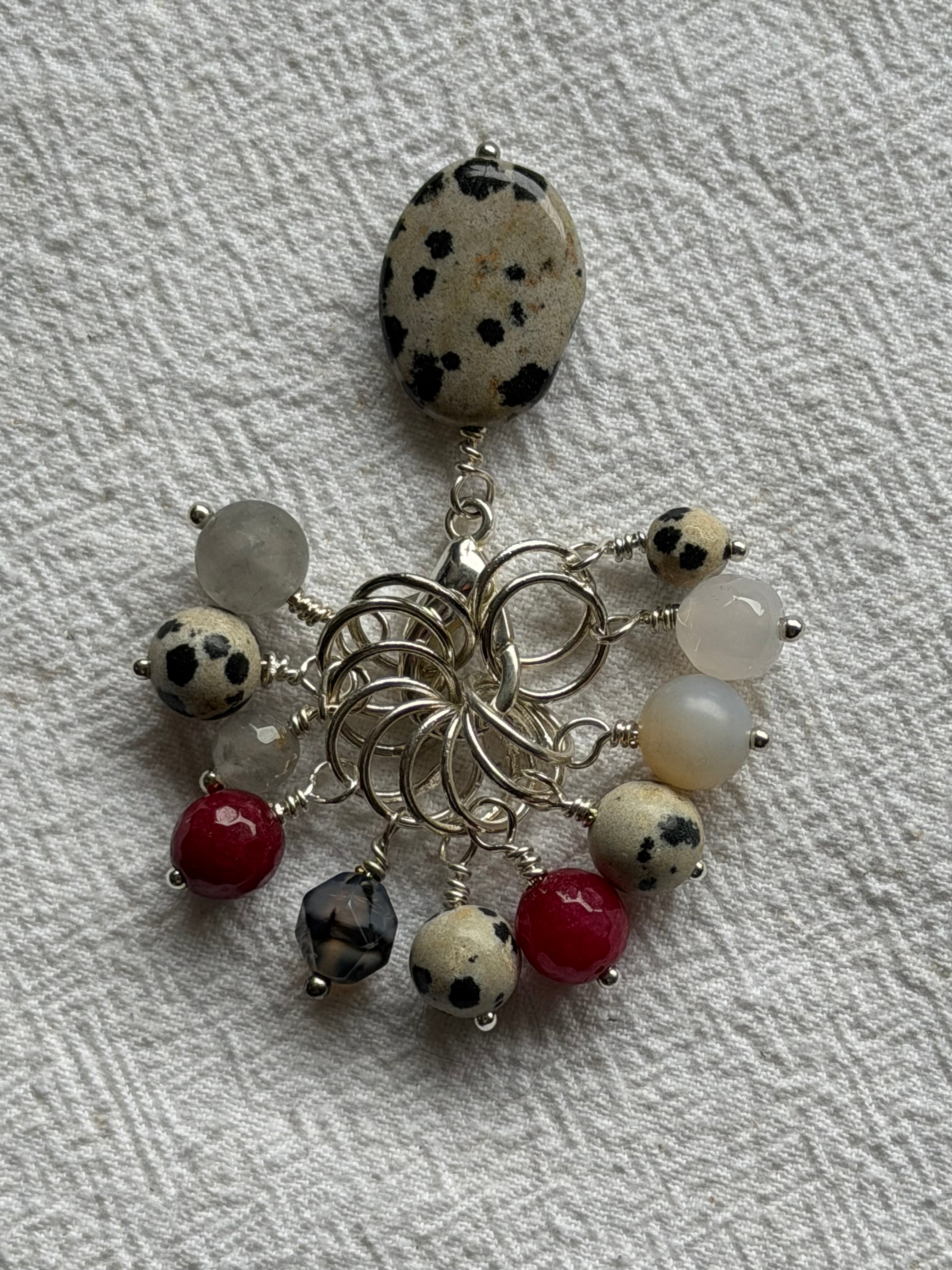 Maskemarkør sæt Dalmatiner, Rubin og Agat forsølvet. Op til 7 mm