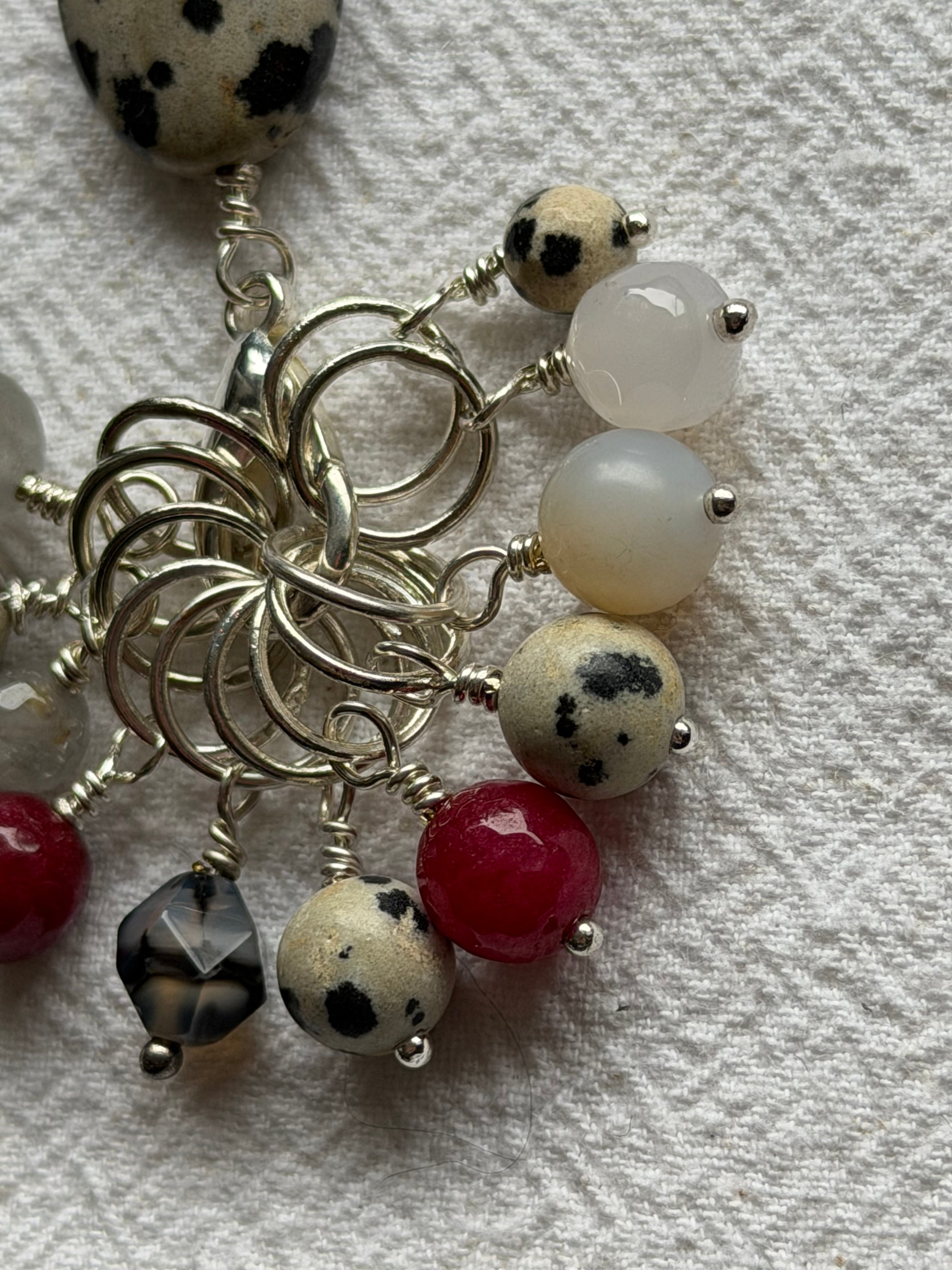 Maskemarkør sæt Dalmatiner, Rubin og Agat forsølvet. Op til 7 mm